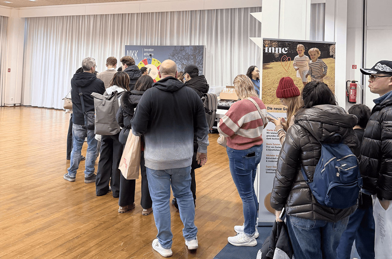 胜杜塞尔多夫合作伙伴inne因你参与主场互动AG真人直营萨尔布吕肯乒乓球俱乐部3∶2战(图5)